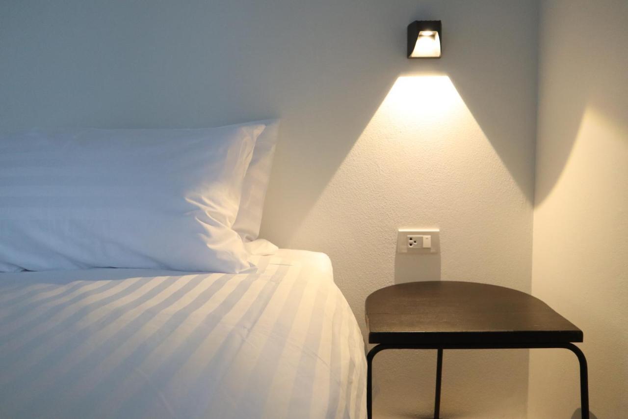 מלון האט יאי Goodnight Poshtel + Free Netflix מראה חיצוני תמונה